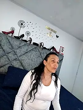 Shantey_Laurent's cam snapshot