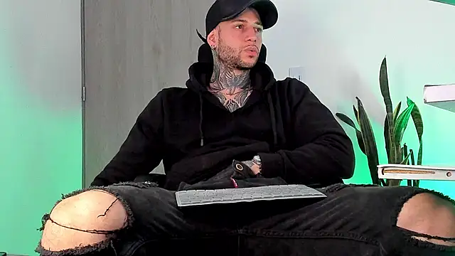 _jamesleandros1's cam snapshot