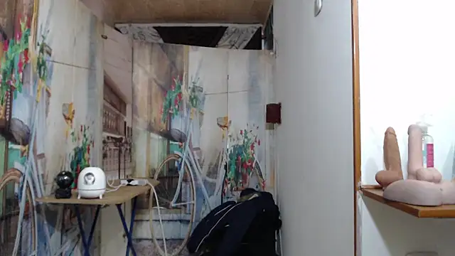 curly_greeneyed live sex cam