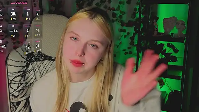 ElvenQueen's cam snapshot