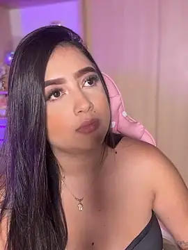 Emiily_Moore1's cam snapshot