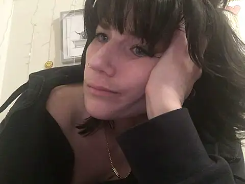 Girlnextdoor242's cam snapshot