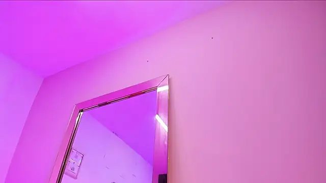 Ms_zozi_'s cam snapshot