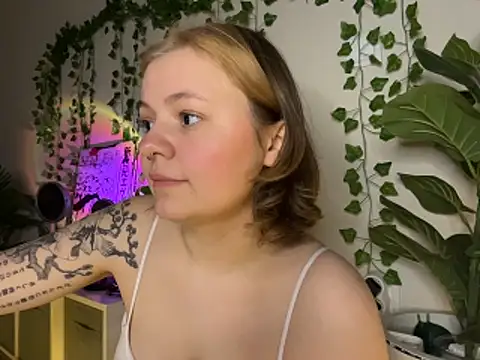 MoonIvy_ live sex cam