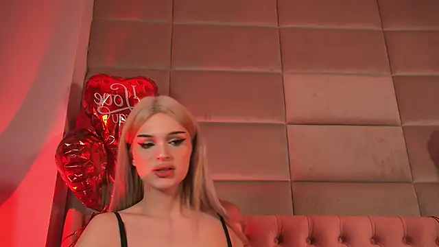 KatiaFinesse live sex cam