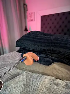 Soyamelia_99 live sex cam