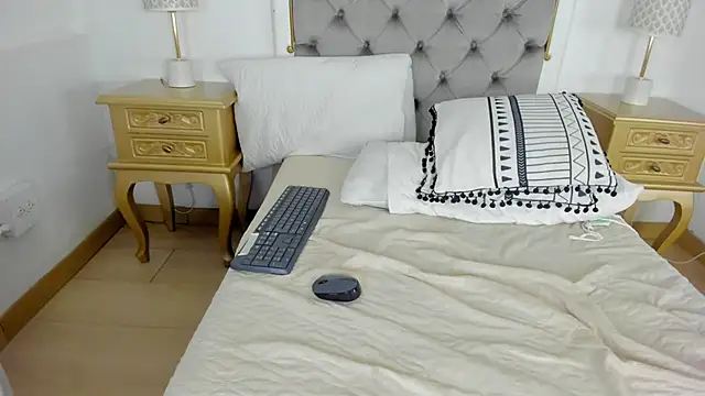 paulina_lux live sex cam