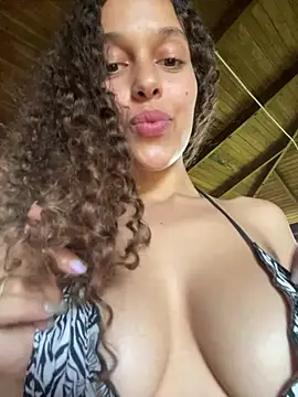 Rati_Curly live sex cam