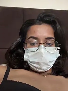 DominantDesiree live sex cam