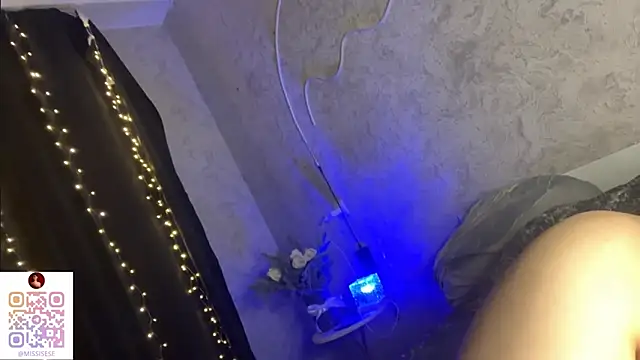 UdeleBarns live sex cam