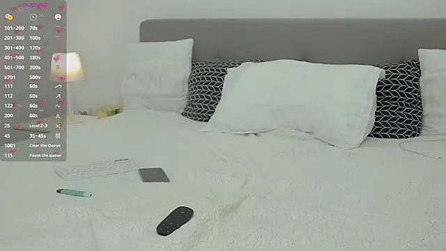 IvyNoirr live sex cam