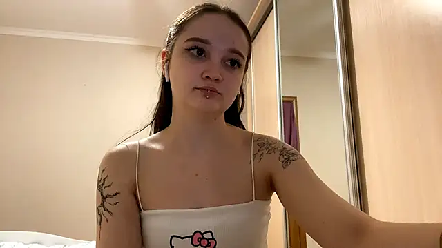 PiecingMap live sex cam