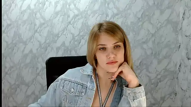 nika_gold1 live sex cam