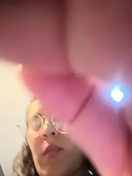 justinahallo's cam snapshot