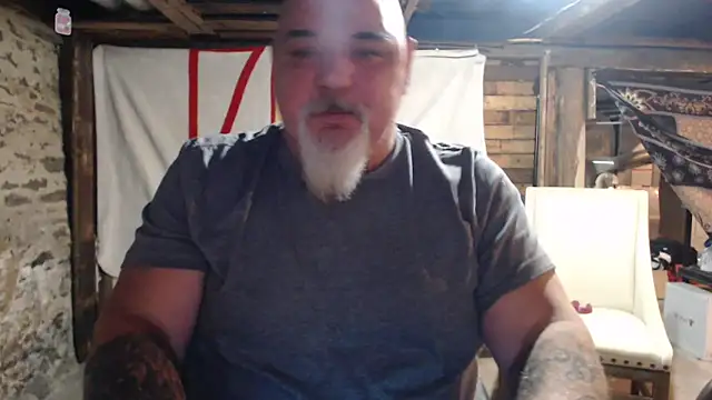 Newfiesausage1972 live sex cam