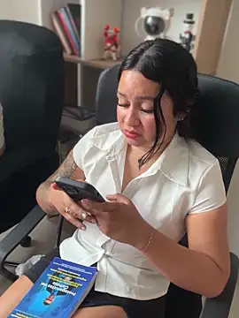 Pretty_Isadora's cam snapshot