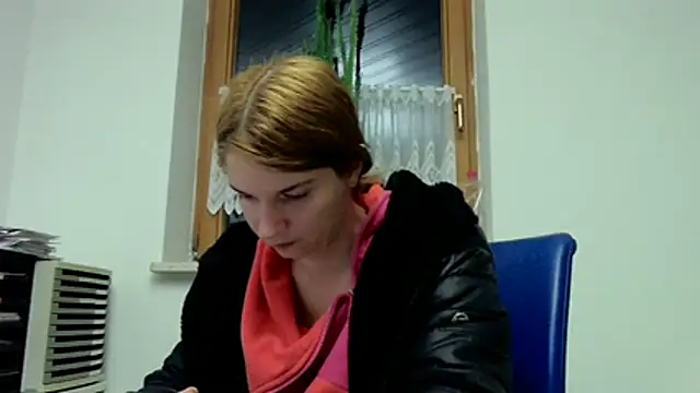 Mercedeswoman8 live sex cam