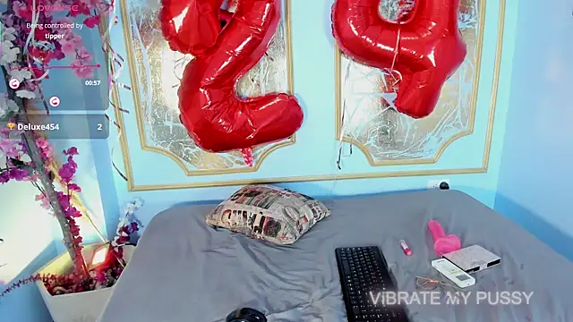 nylaroyale_cr live sex cam