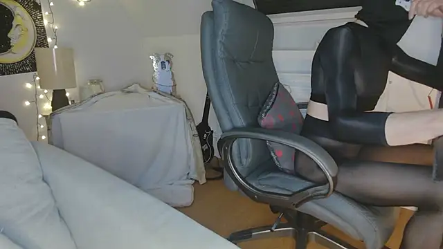 Nyl0nnickb0y live sex cam