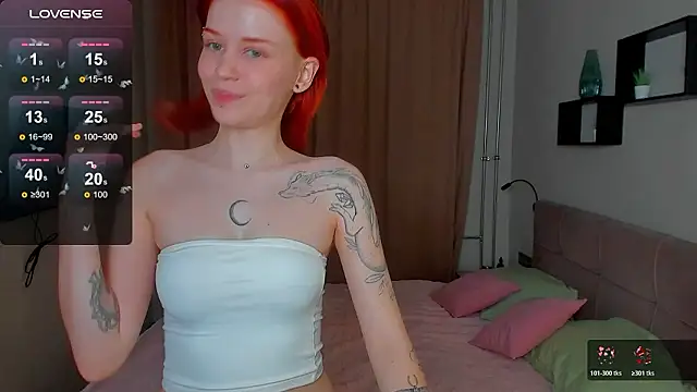 alice_with_freckles's cam snapshot