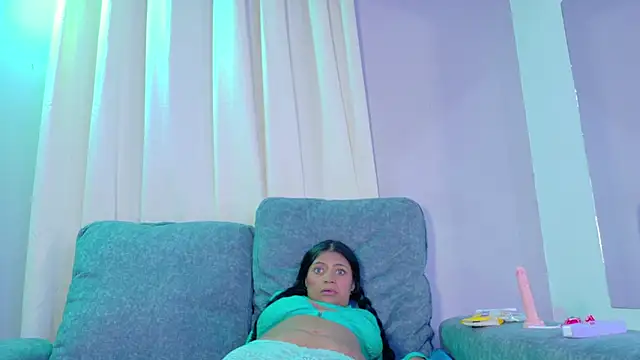 SuzyFox_'s cam snapshot