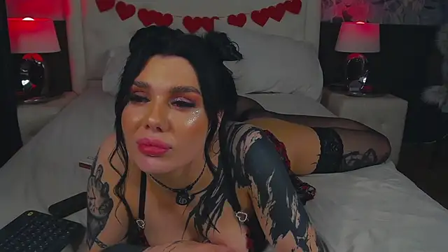 MaeveMoon live sex cam