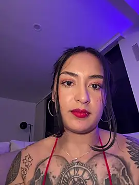 Rae_Lil_White live sex cam
