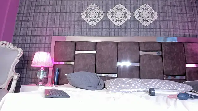 AmberOnassis live sex cam