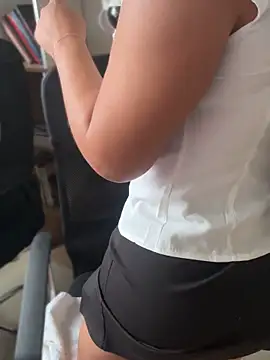 Pretty_Isadora live sex cam