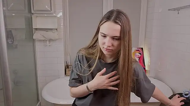 LeenaPuita live sex cam