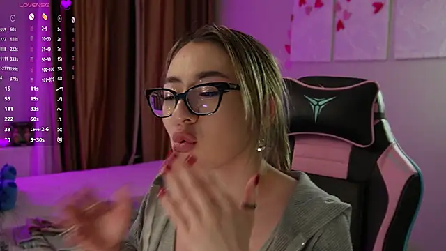 Fiona-Love's cam snapshot