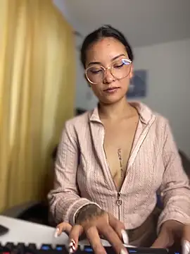 baby_lizy's cam snapshot