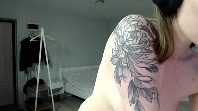 Mirrrra1 live sex cam