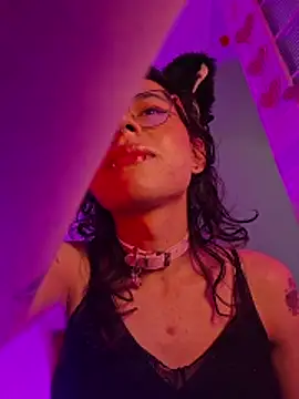 Sweet-SharoKitty live sex cam