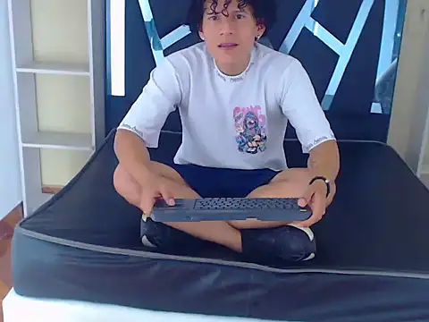 Caliche_1's cam snapshot