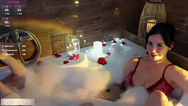 Liya_Gold_'s cam snapshot