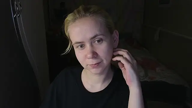 Riley_Roo's cam snapshot