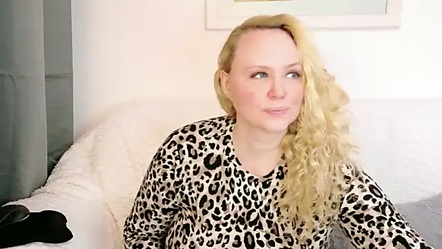 Sarah4you's cam snapshot