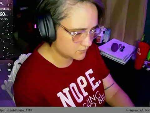 lolalicious_7583's cam snapshot