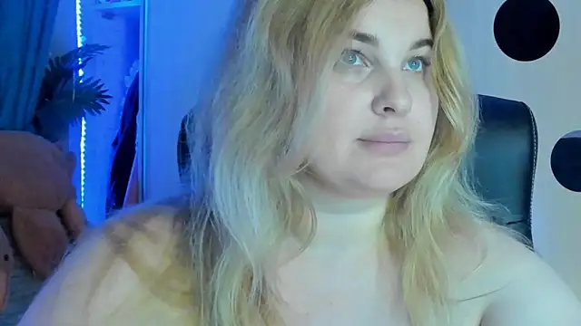 CoraSwon's cam snapshot