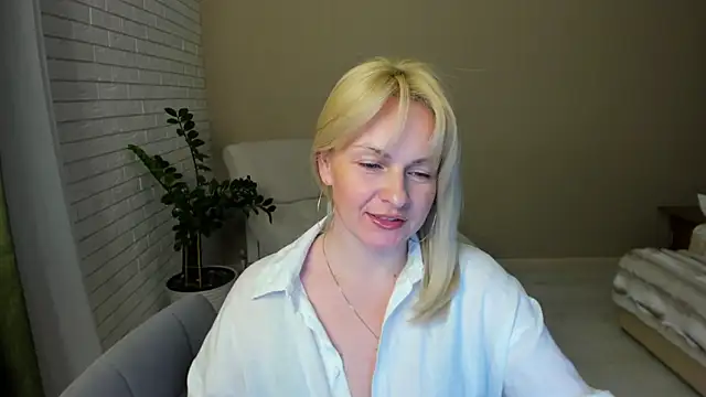 Alicee_Gracee's cam snapshot