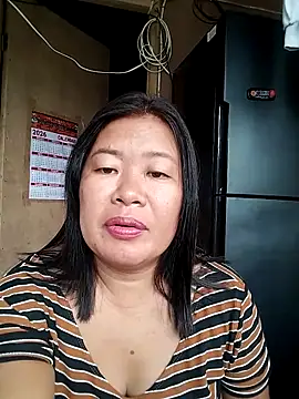 Lovelywoman43's cam snapshot