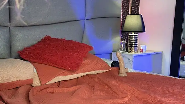 DaphneBlacke's cam snapshot