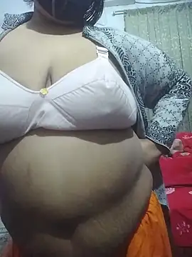 momo_loves's cam snapshot