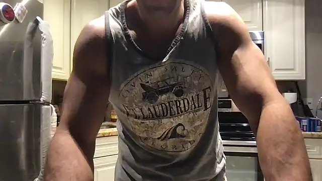 BigGuyMuscle live sex cam