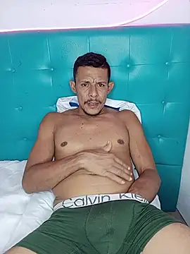juanmaur22 live sex cam