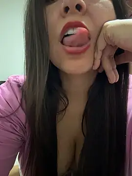 emely_sexx20 live sex cam