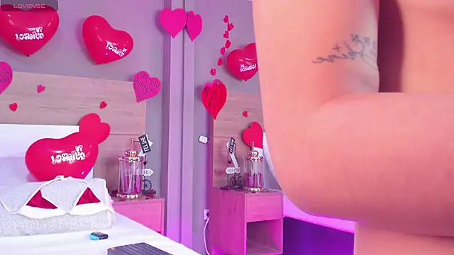 MiaTaylorSweet live sex cam