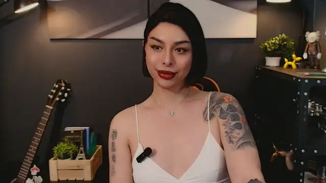 LetisiaRocks live sex cam