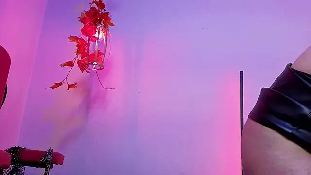 elowen_halley1's cam snapshot